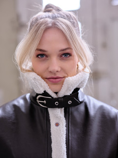 Knipmode magazine styling - Black leather jacket portrait